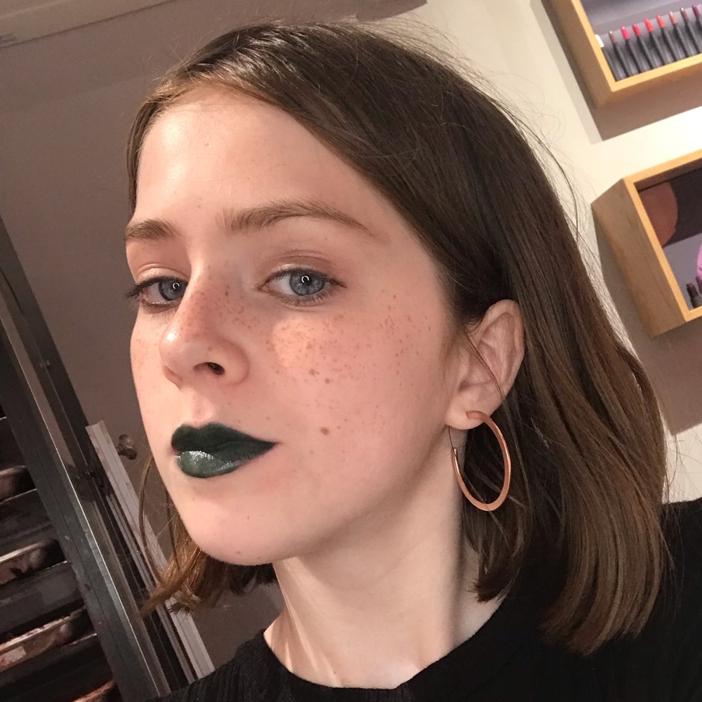 Meet your Posher, Maeve